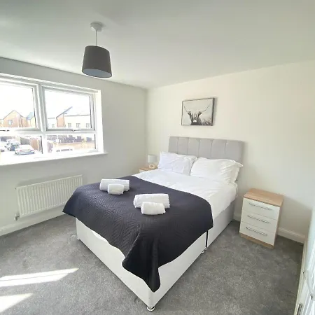 Townhouse Sleep 6+ Parking Fast Wi-fi Close To Children Hospital Qe & Hippodrome Ferienhaus *